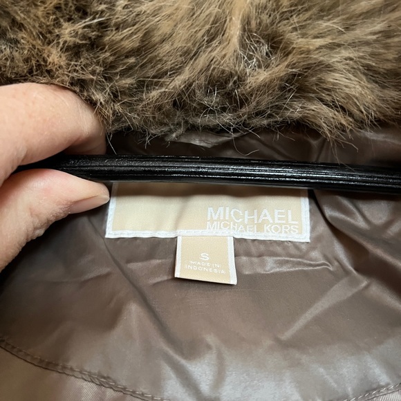 Michael kors faux fur belted jacket size small - Picture 2 of 4